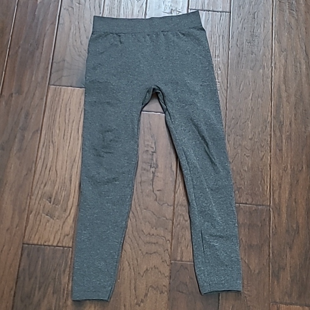 Muk Luks Charcoal Gray Cropped Leggings size M/L
